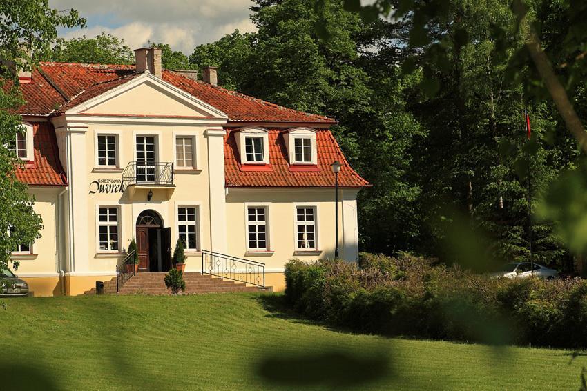 Hotel Ksiezycowy Dworek Kętrzyn Eksteriør bilde